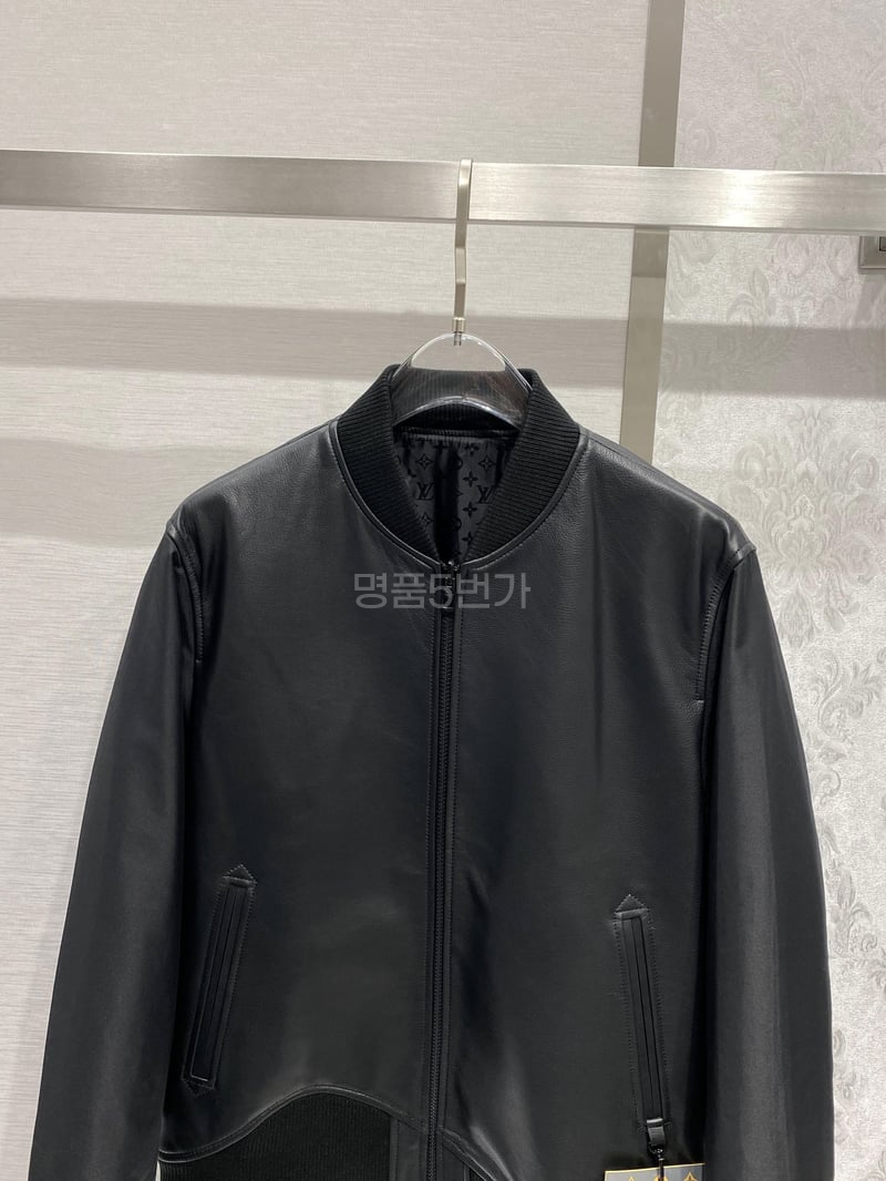 루이비통 레더 테크니컬 자켓 상품 이미지 24